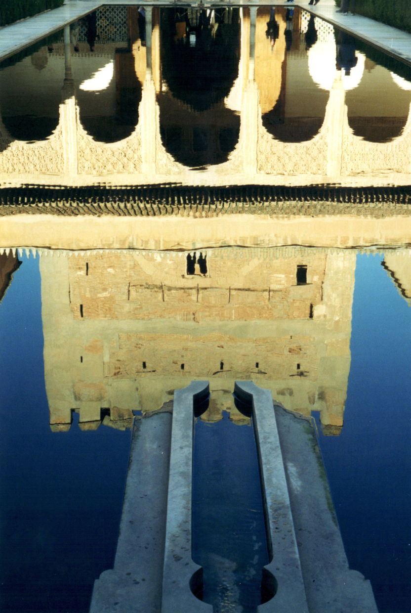 es-alhambra-reflect.jpg